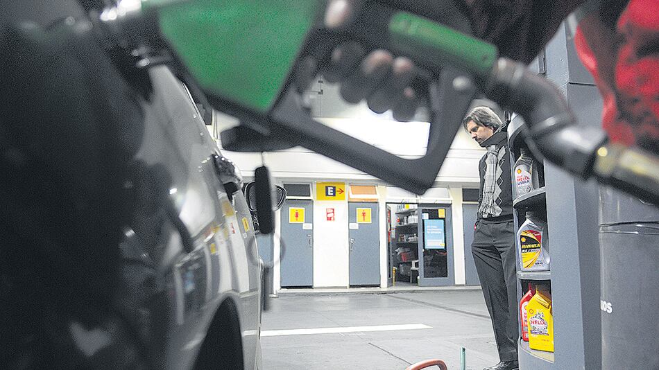 Las empresas de combustibles proyectaban aumentos del orden del 6 por ciento para después de las elecciones de octubre.