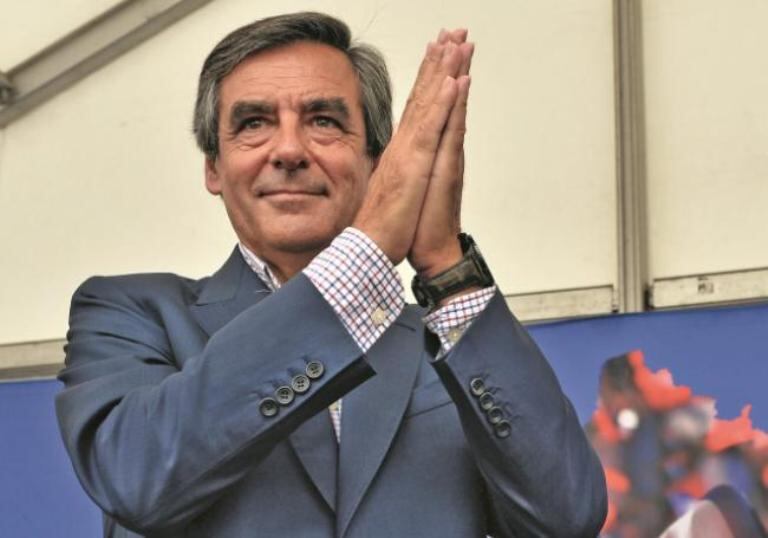 La revelación hace tambalear la campaña de Fillon