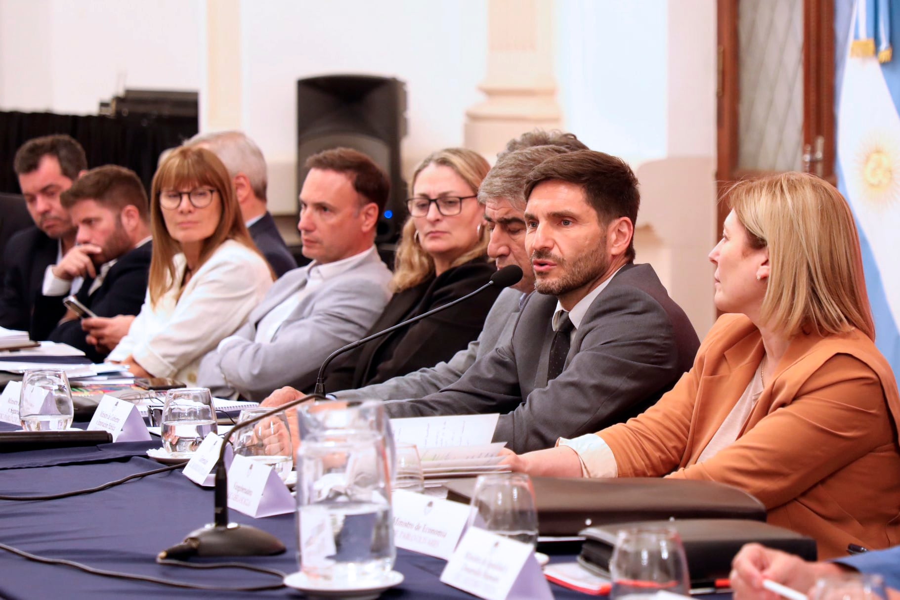 Pullaro reunió ayer a su gabinete antes del encuentro con Milei.