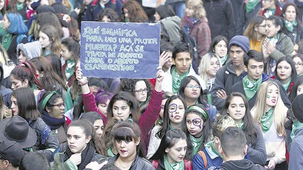 La Red de Profesionales de la Salud por el Derecho a Decidir alertó por el despido.