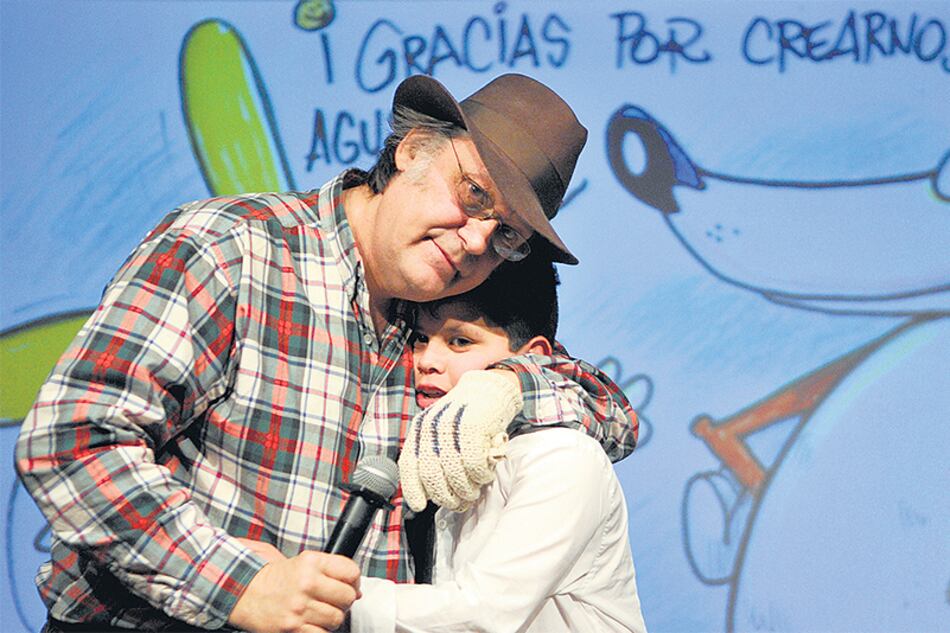 Agustín se llevó un dibujo de sus personajes hecho por Montag.