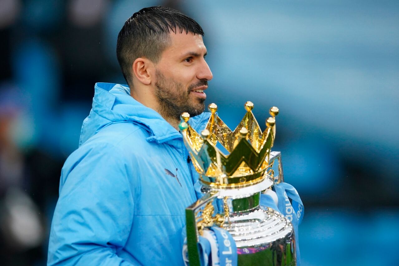 La Copa que le dieron al City, y que era muy pesada para Agüero