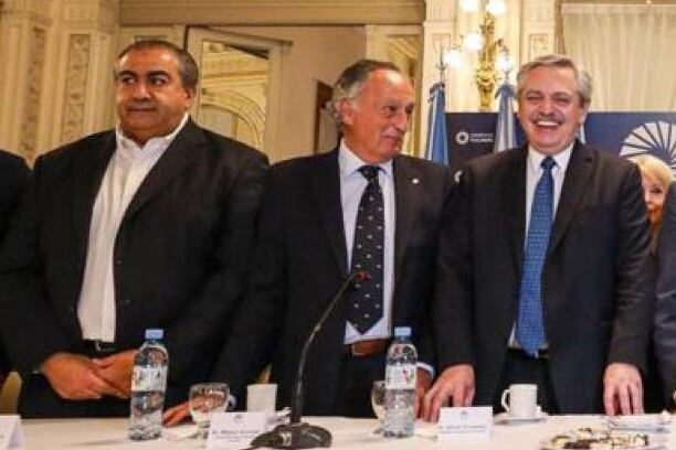 Alberto Fernández recibirá a la CGT, las CTA y centrales empresarias para rubricar el documento "Compromiso Argentino de Solidaridad".