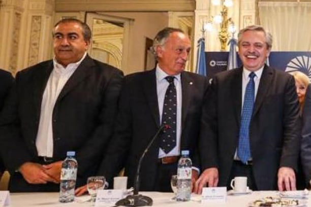 Alberto Fernández recibirá a la CGT, las CTA y centrales empresarias para rubricar el documento "Compromiso Argentino de Solidaridad".