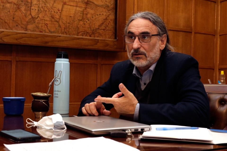 El ministro de Agricultura, Luis Basterra.