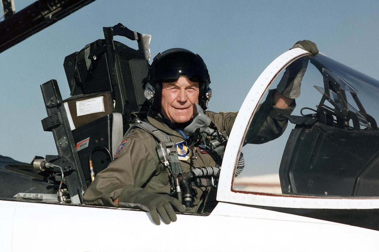 Yeager logró su hazaña en octubre de 1947.