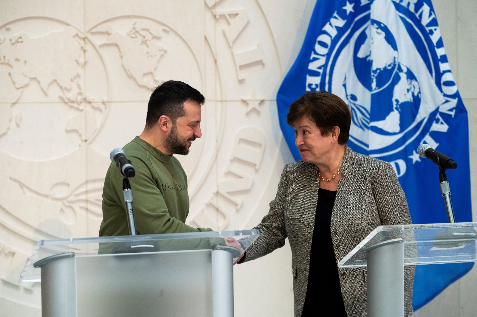 Volodomir Zelenski y Kristalina Georgieva, directora del FMI. 
