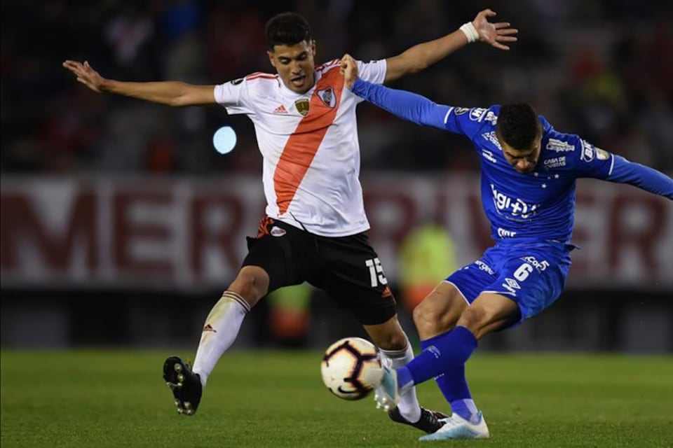 River tuvo una camiseta libre de sponsors durante aproximadamente un año.
