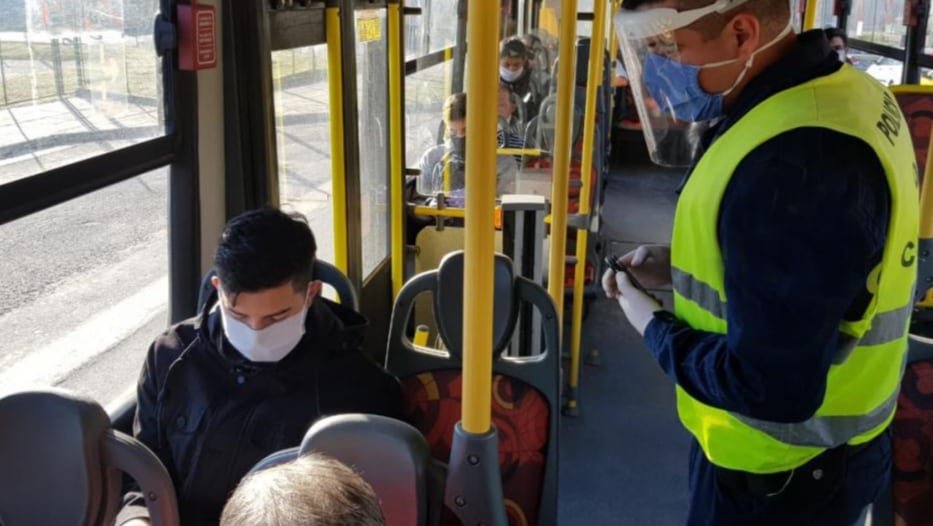 Desde el gobierno desalientan el uso del transporte público 