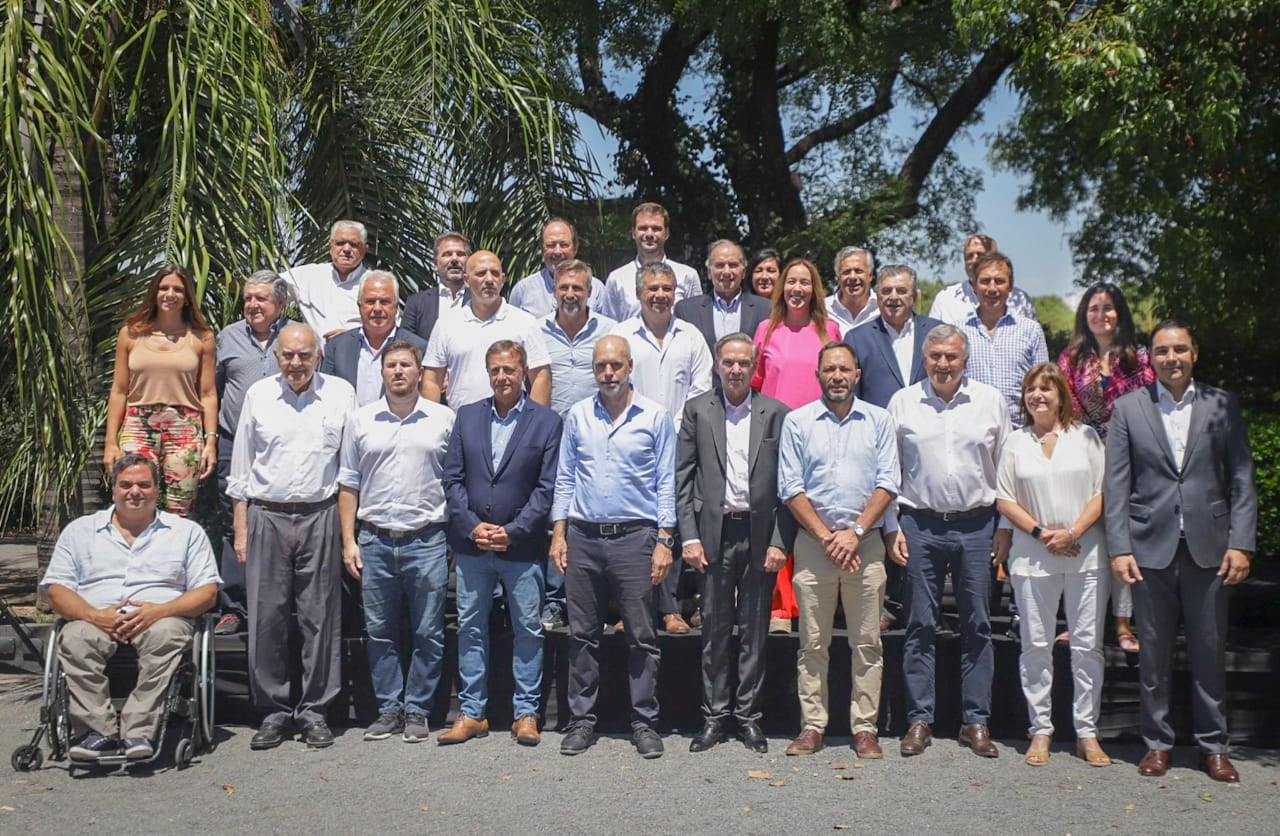 Integrantes de la mesa política de la alianza macrista radical jugando a generar caos económico.