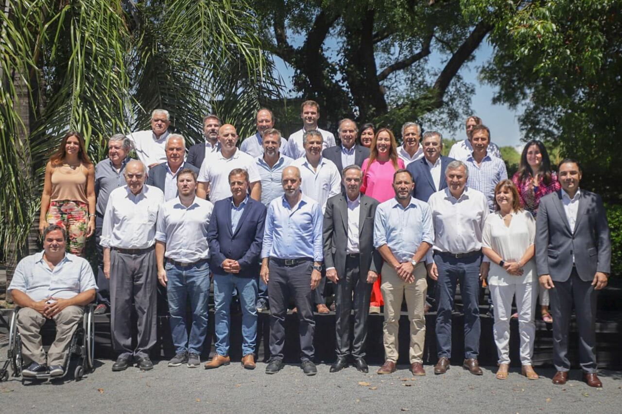 Integrantes de la mesa política de la alianza macrista radical jugando a generar caos económico.