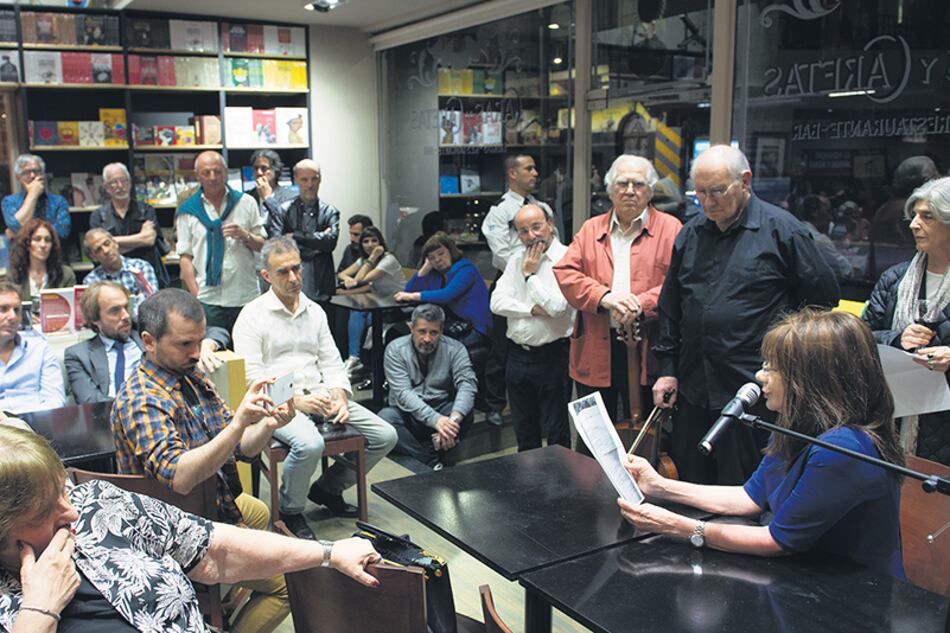Una tregua en la noche de Bolsonaro. Ana María Picchio leyendo a Mario Benedetti.