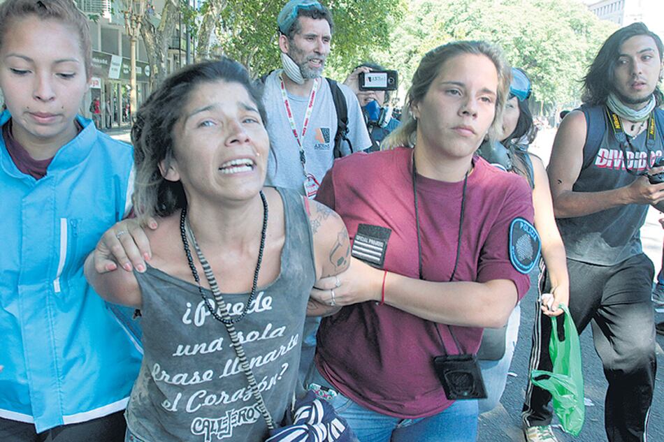 Las comisarías porteñas quedaron colapsadas ayer por la cantidad de detenidos.