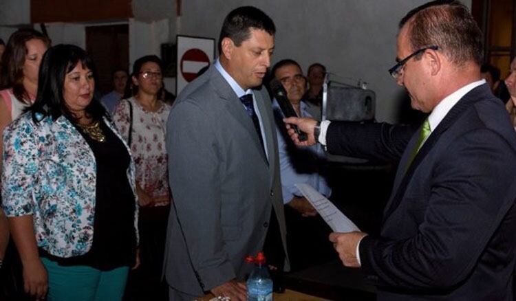 10 de diciembre de 2017: Altamirano jura como viceintendente de San Roque. Ya llevaba dos años en el Senado y sumaría uno más.