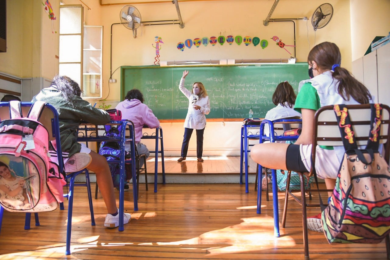 “La premisa previa es que los docentes no no nos formamos", denuncian los gremios.