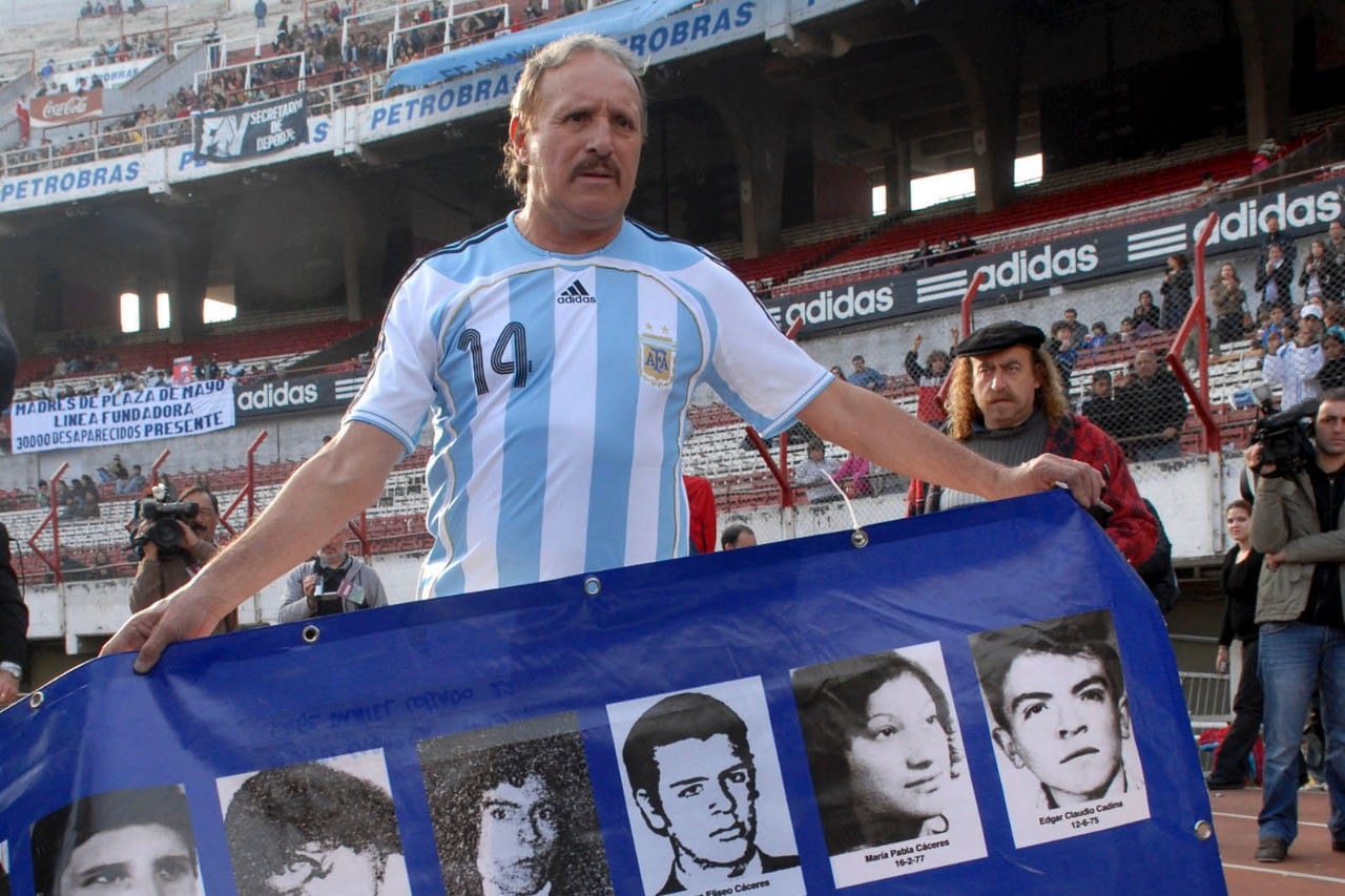 Leopoldo Luque, en un aniversario del Golpe de 1976, en el estadio de River.