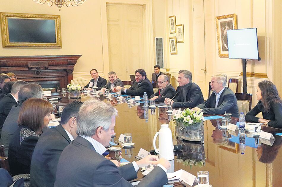 Para el Grupo Fragata, Cambiemos “busca reformular las jerarquías sociales”.