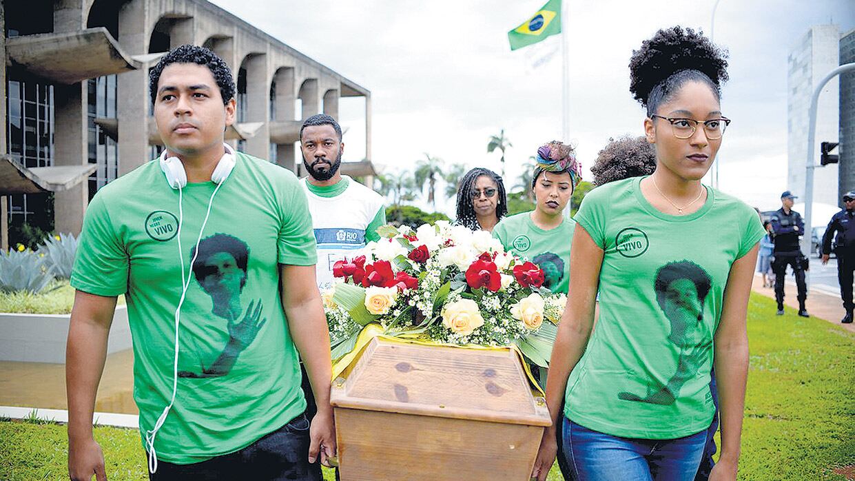 “Queremos a los jóvenes negros vivos” sostiene Jurema Werneck.