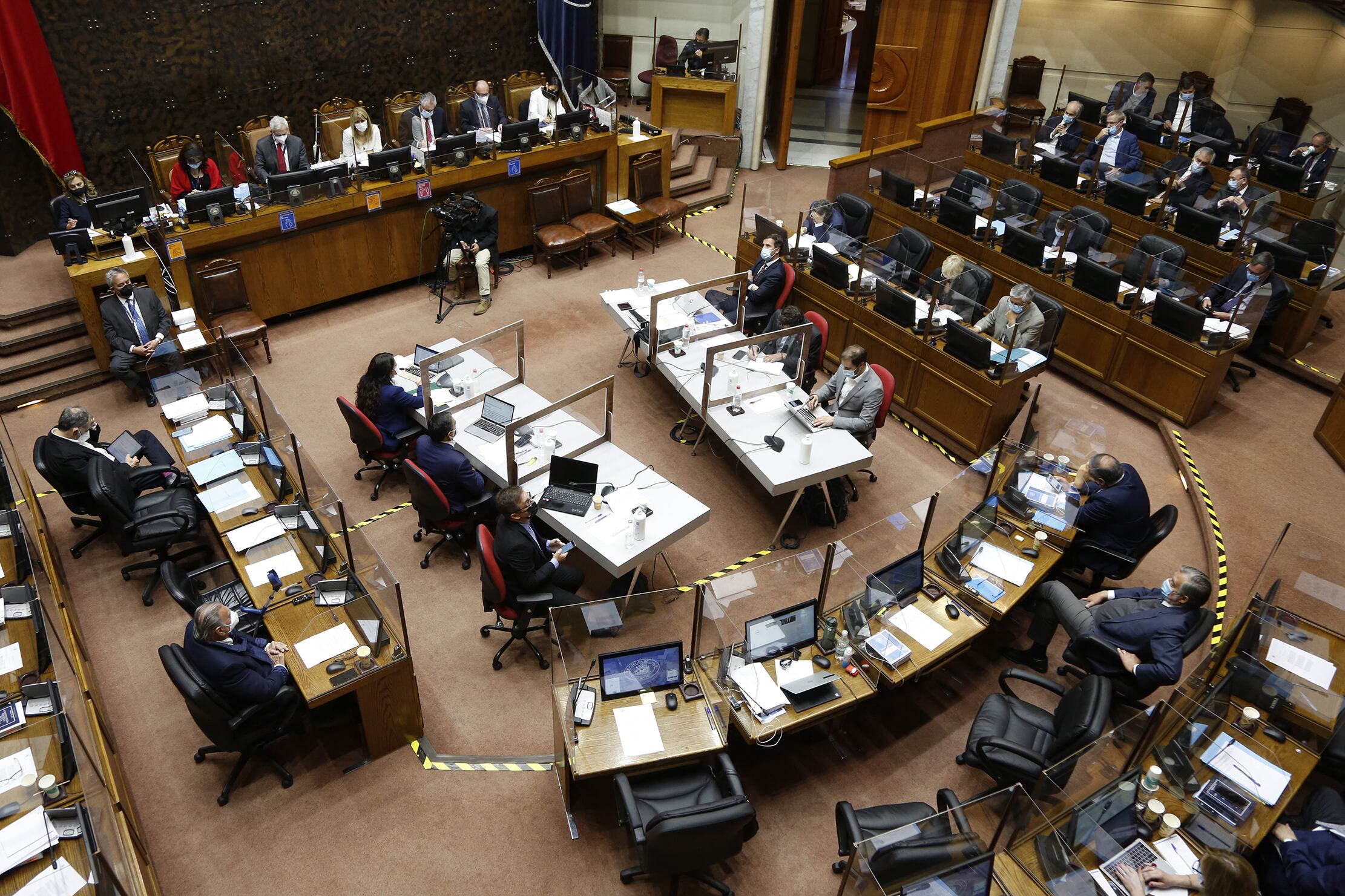 La oposición no logró los 29 votos necesarios para destituir a Piñera.