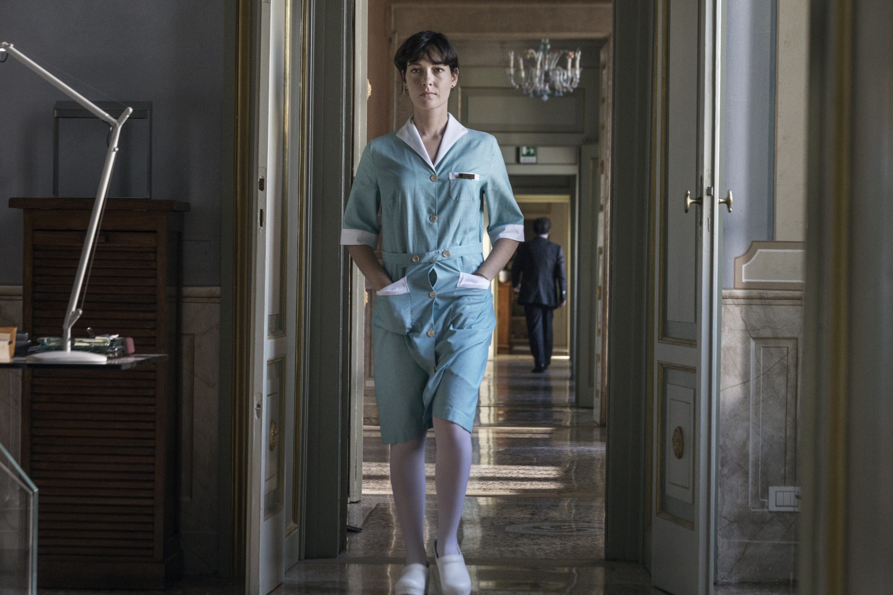 La protagonista es una madre soltera, que trabaja de mucama y se ve expuesta a una situación de violencia.