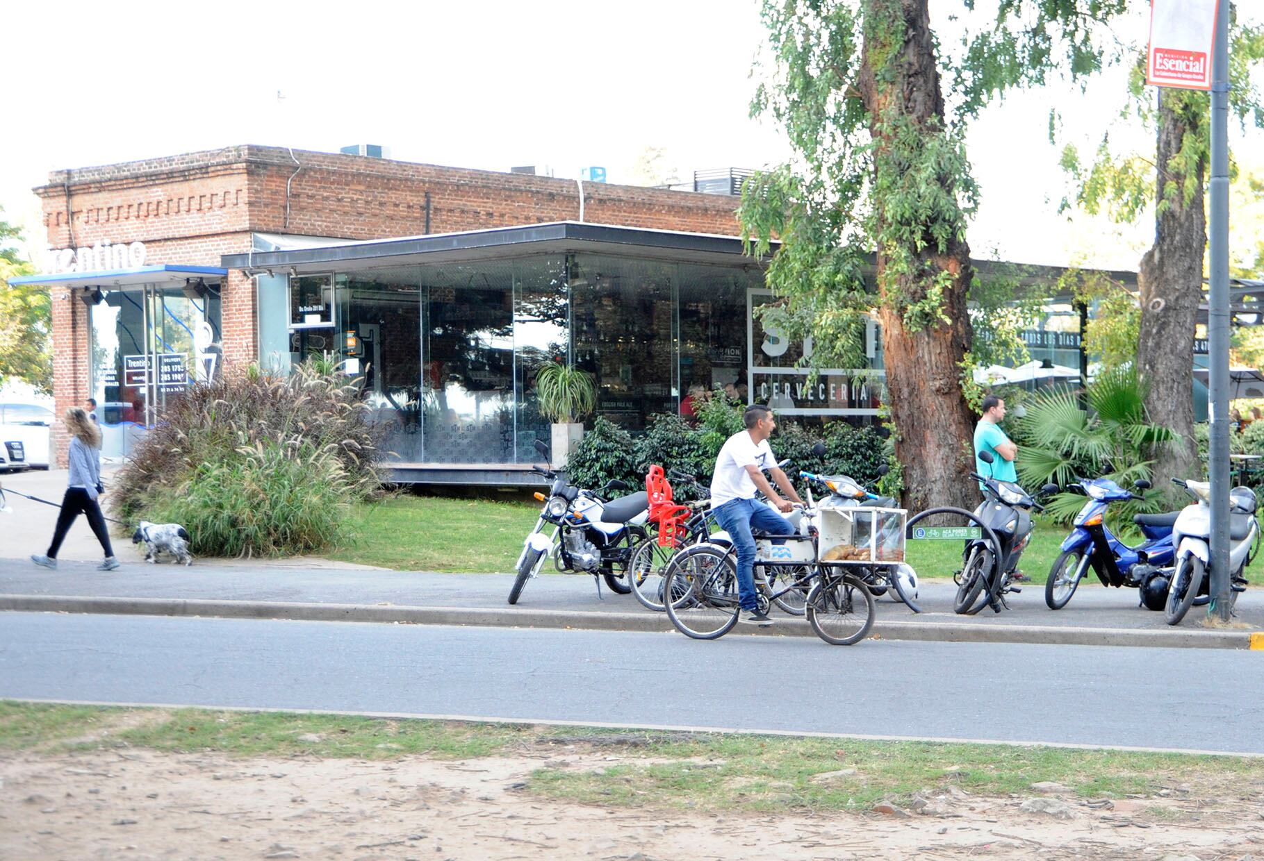 El bar vidriado de Oroño y el río es el elegido para el emplazamiento del emprendimiento.