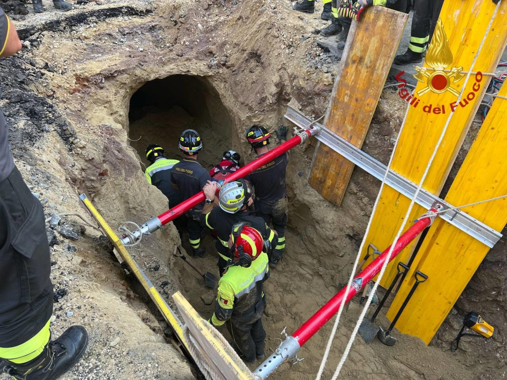Los vecinos de la zona alertaron sobre ruidos extraños que provenían de un comercio vacío que se había alquilado recientemente. (Foto: AFP)