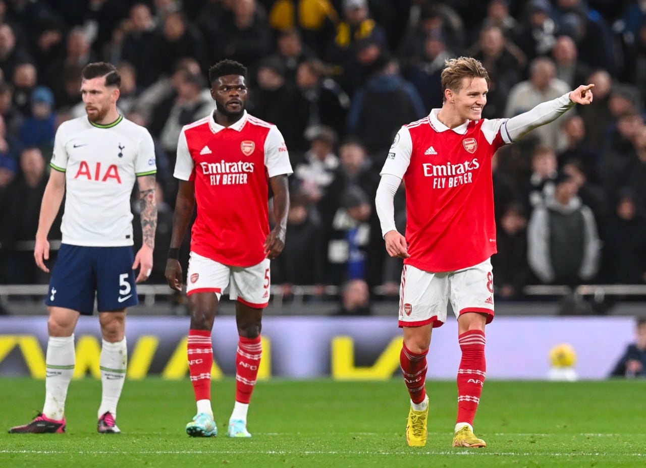 Martin Odegaard festeja el segundo del Arsenal