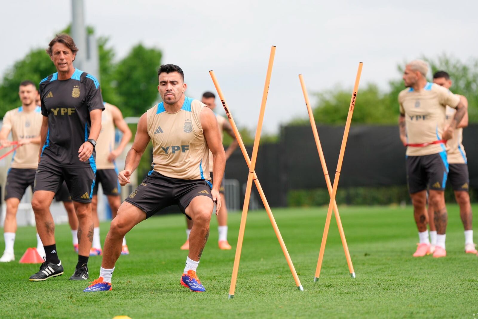 Acuña durante el entrenamiento