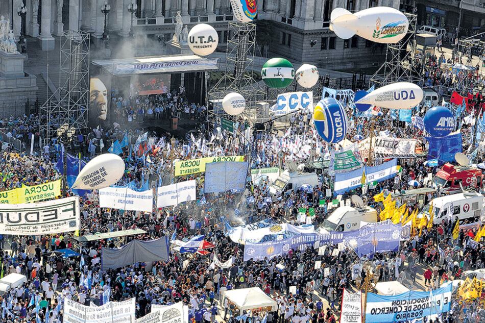 Los gremios y movimientos sociales comenzarán a movilizarse desde antes del mediodía por el centro porteño.