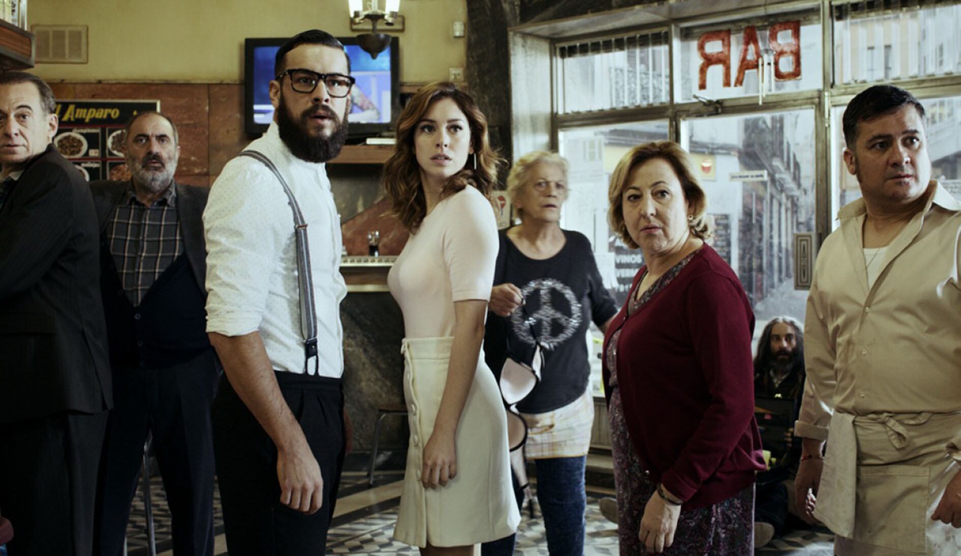 El personaje de Elena, encarnada por Blanca Suárez, es la flor expresiva del relato.