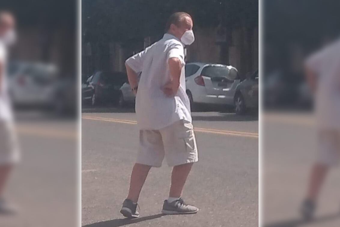 El 9 de marzo, Roberto “Pocho” Pellegrini 9 de marzo pasado violó el beneficio de la prisión domiciliaria. Fue fotografiado caminando solo y a más de cinco cuadras de su casa.