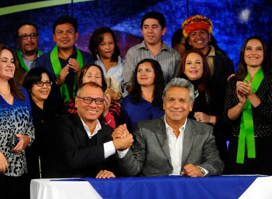Moreno y su compañero de fórmula, Jorge Glass, al recibir los resultados oficiales.