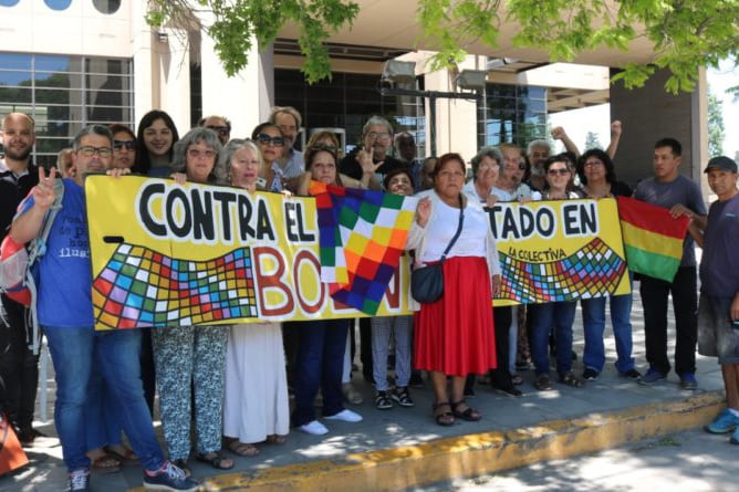 Representantes del Comité de Solidaridad con los Pueblos Latinoamericanos.
