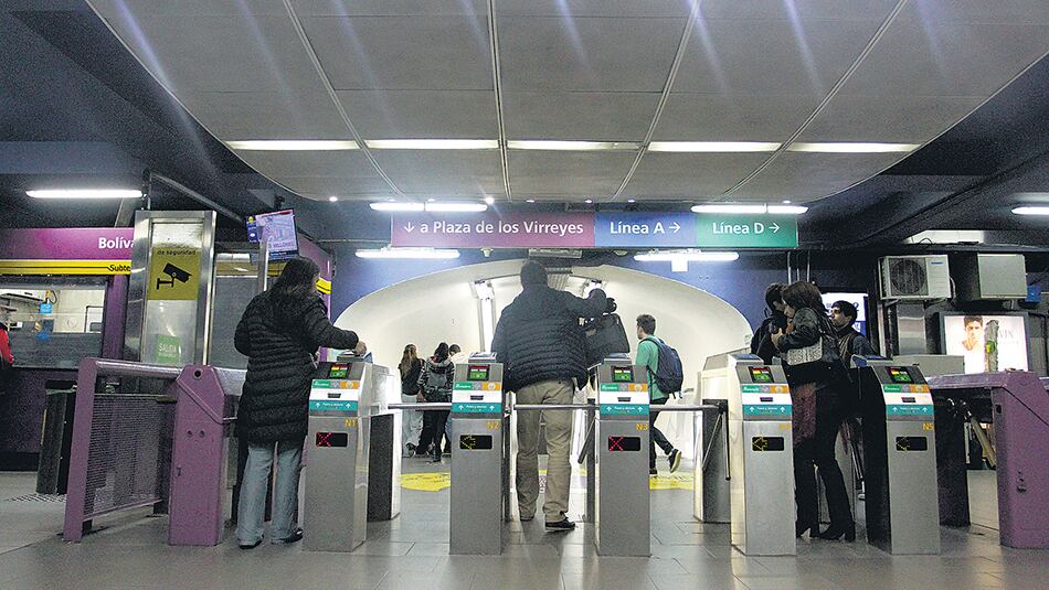 El aumento en el subte y el Premetro comienza a aplicarse a partir de mañana.