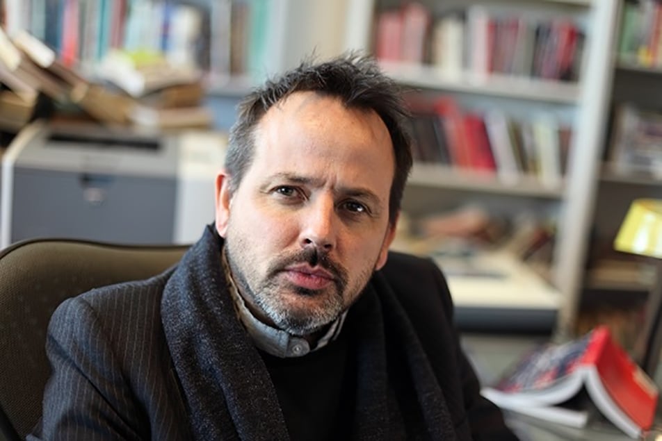 Benjamin Bratton es filósofo de la tecnología y académico.