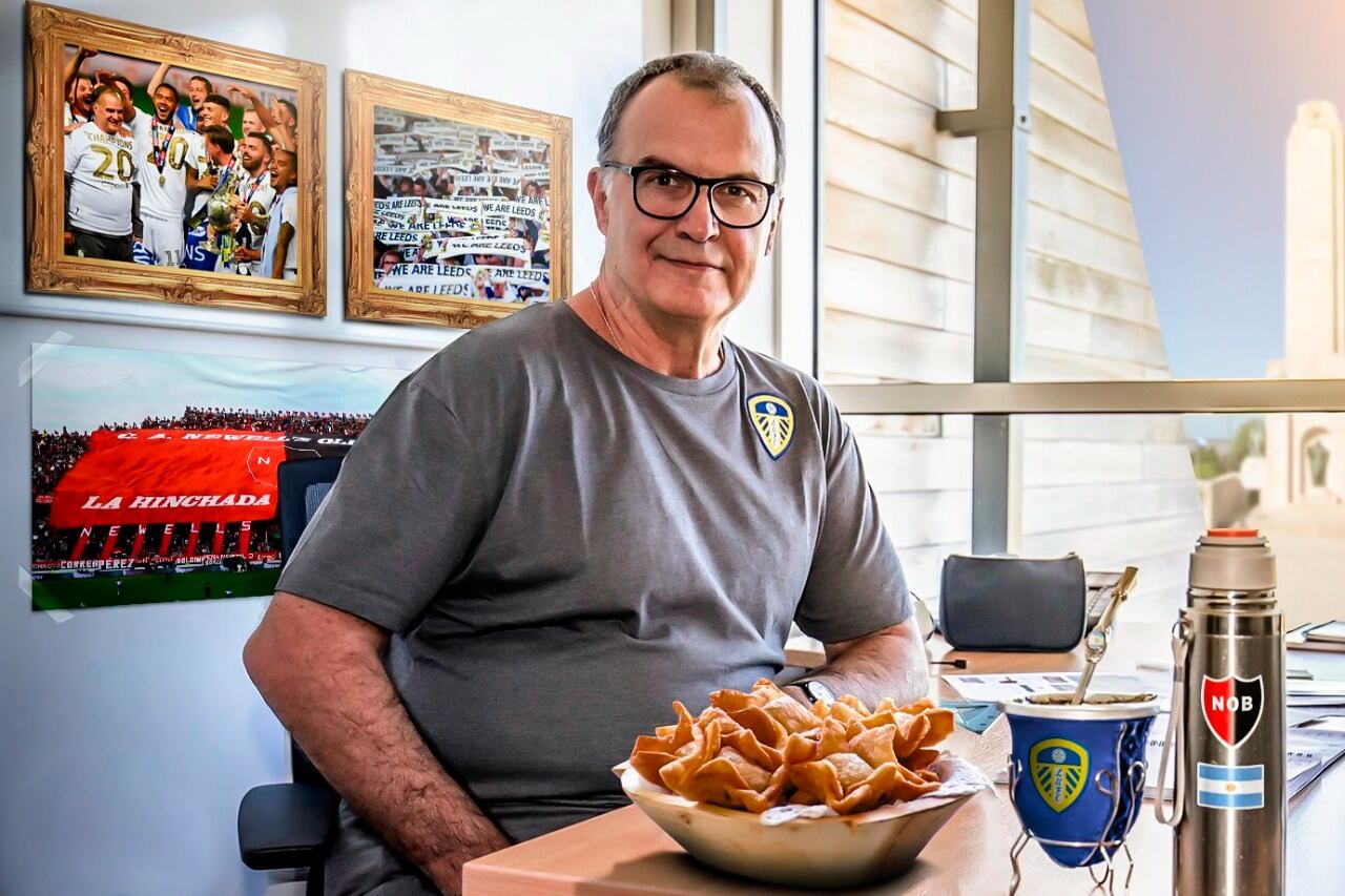 El Loco posando en su oficina