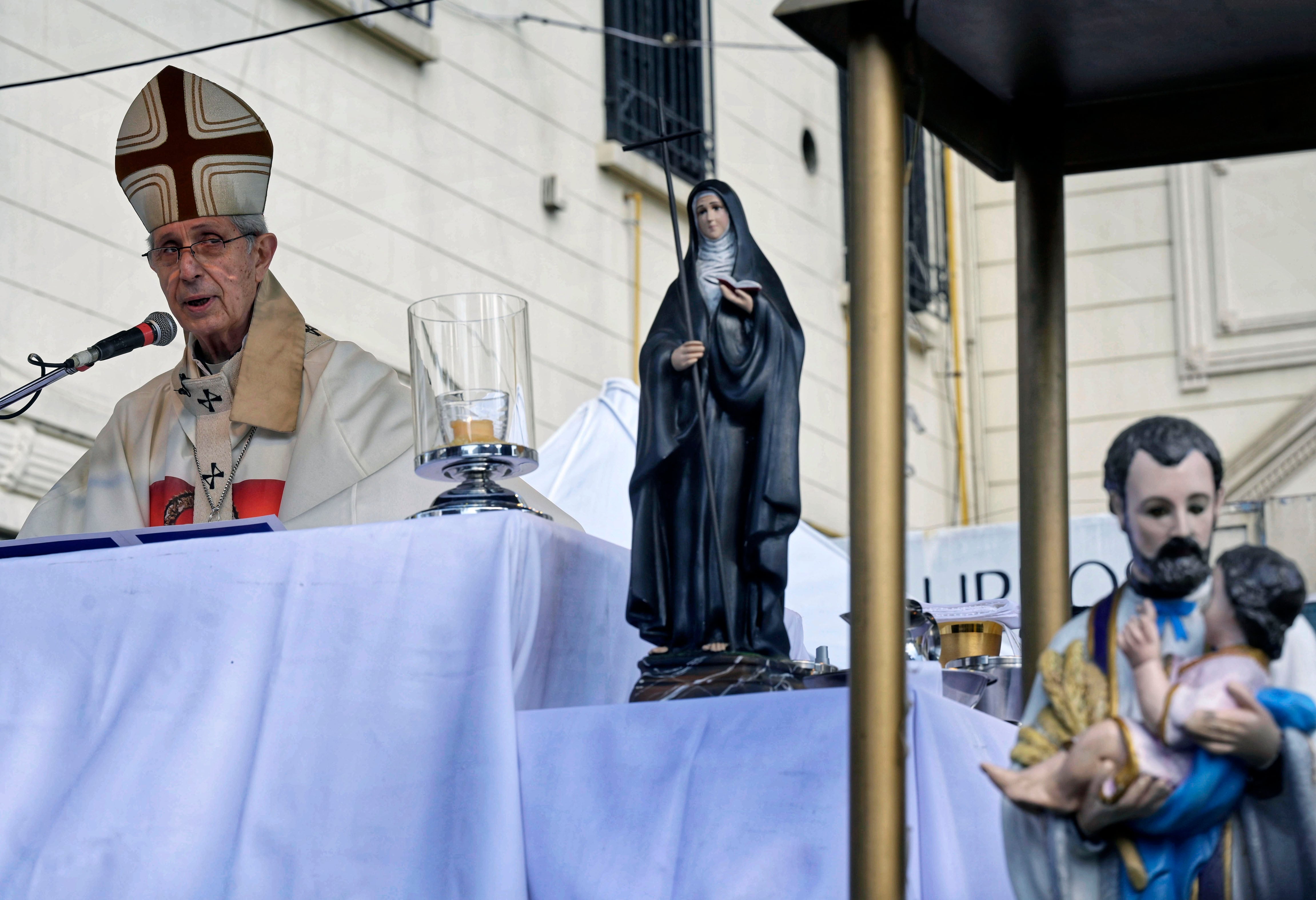 En el Día de San Cayetano, Mario Poli pidió adoptar "actitudes solidarias y fraternas". Foto: Télam
