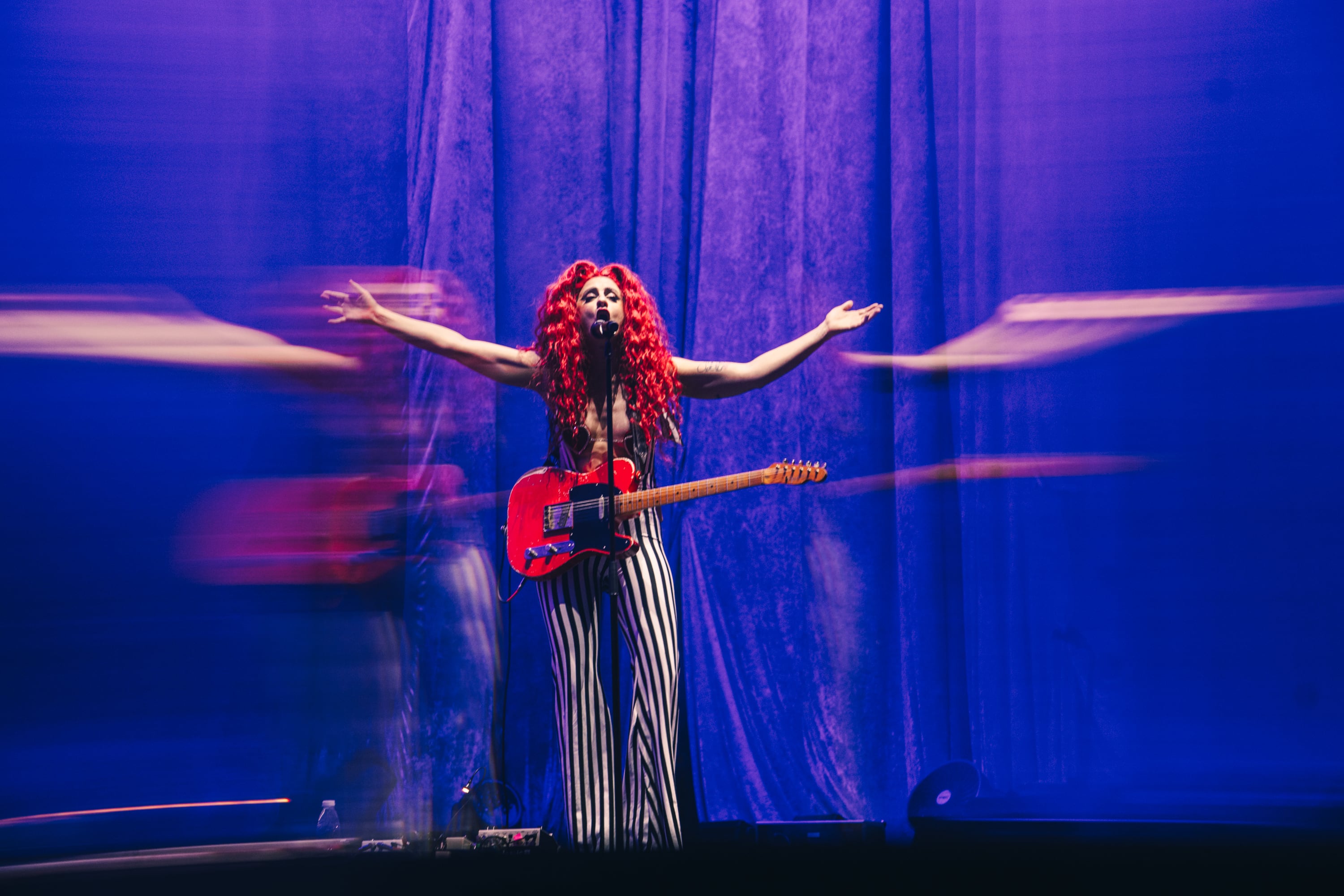 La artista se presentó al aire libre frente a más de 9 mil personas