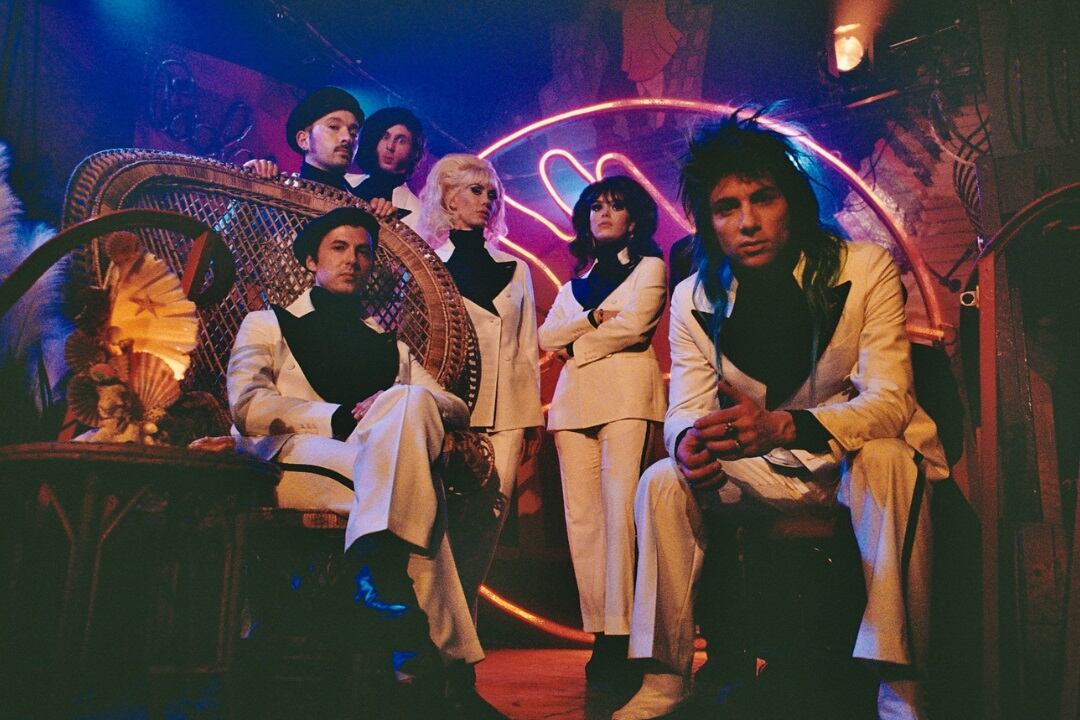 "Tomamos lo de antes y lo convertimos en una situación moderna para crear una experiencia diferente", explica Sacha Got, de La Femme