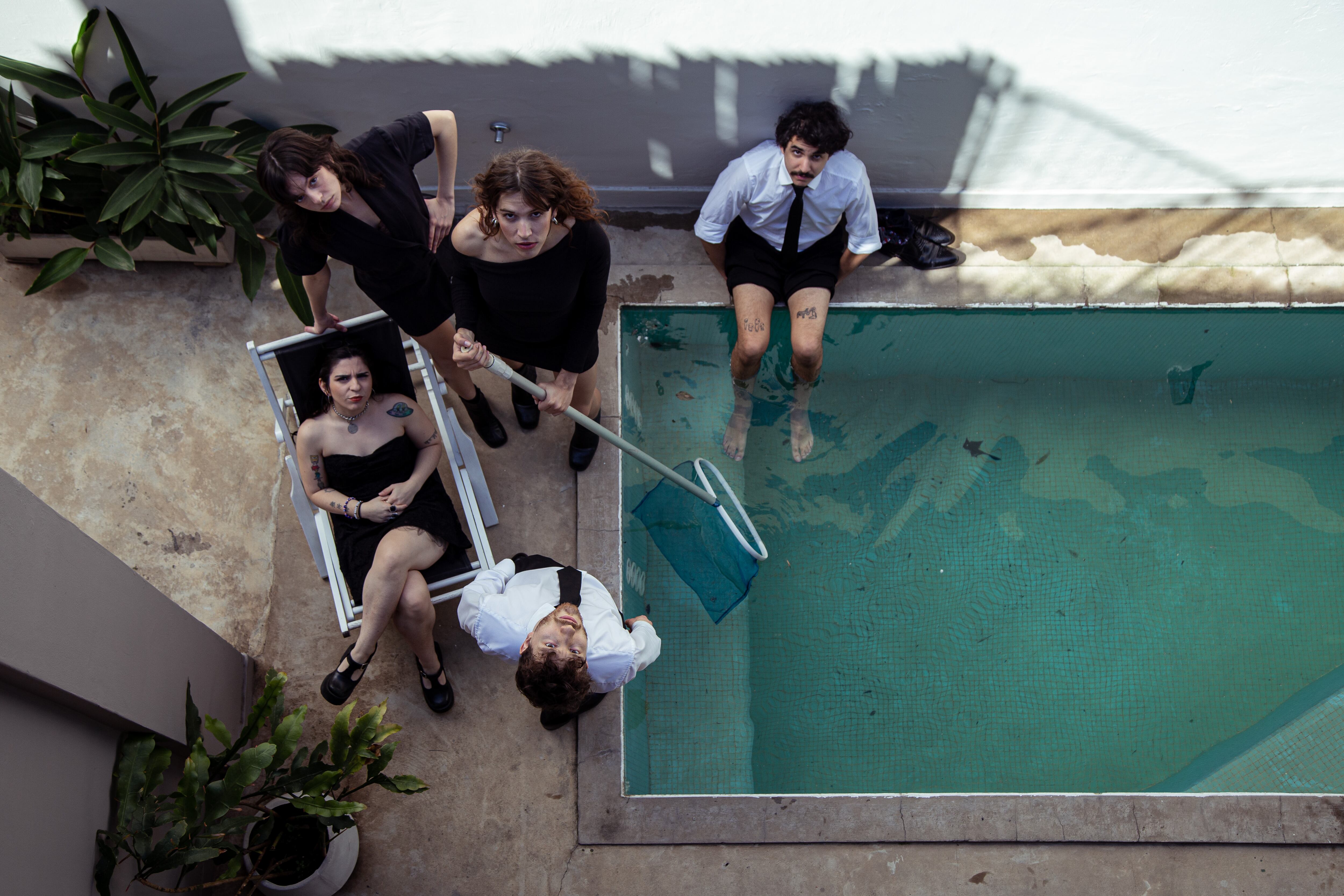 Los martes a las 20.30 en El Portón de Sanchez, Estudioqp hace su obra "El suceso", una fantasía sci-fi sociopolítica