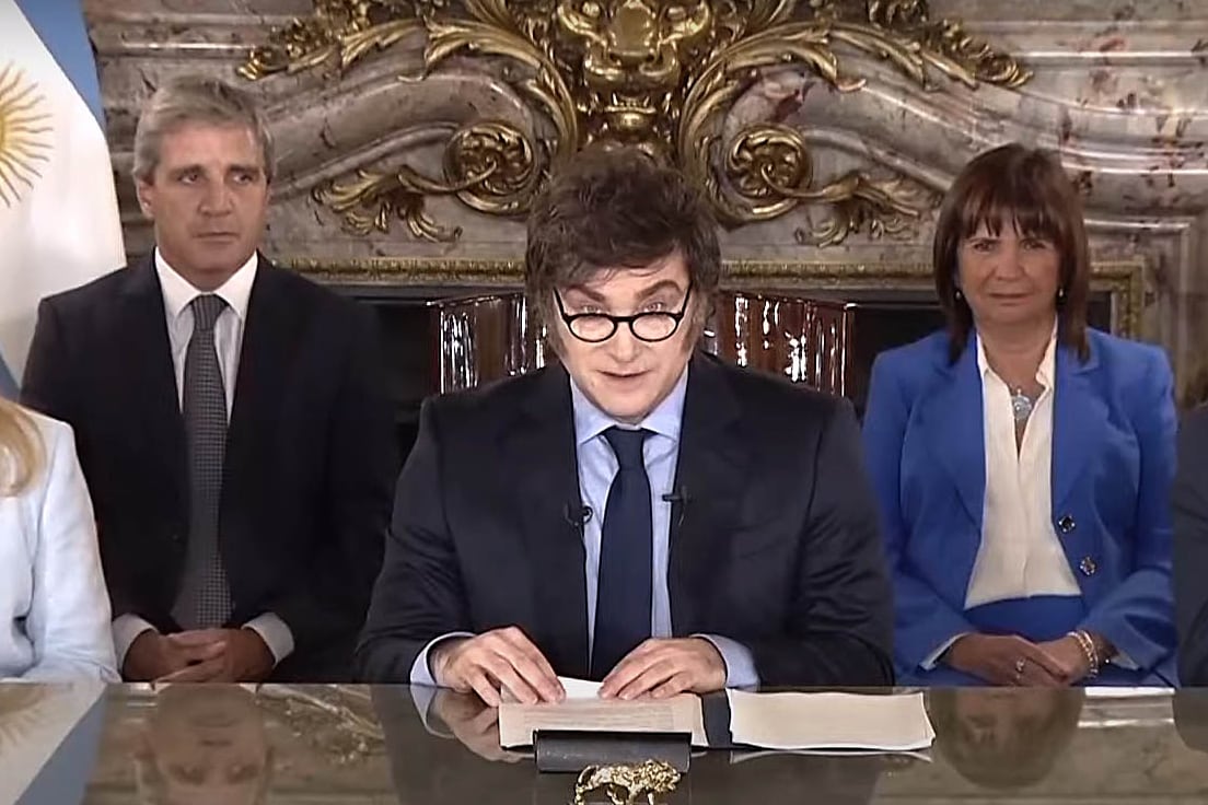 Javier Milei, Luis Caputo y Patricia Bullrich, en cadena nacional el 10 de diciembre de 2024.