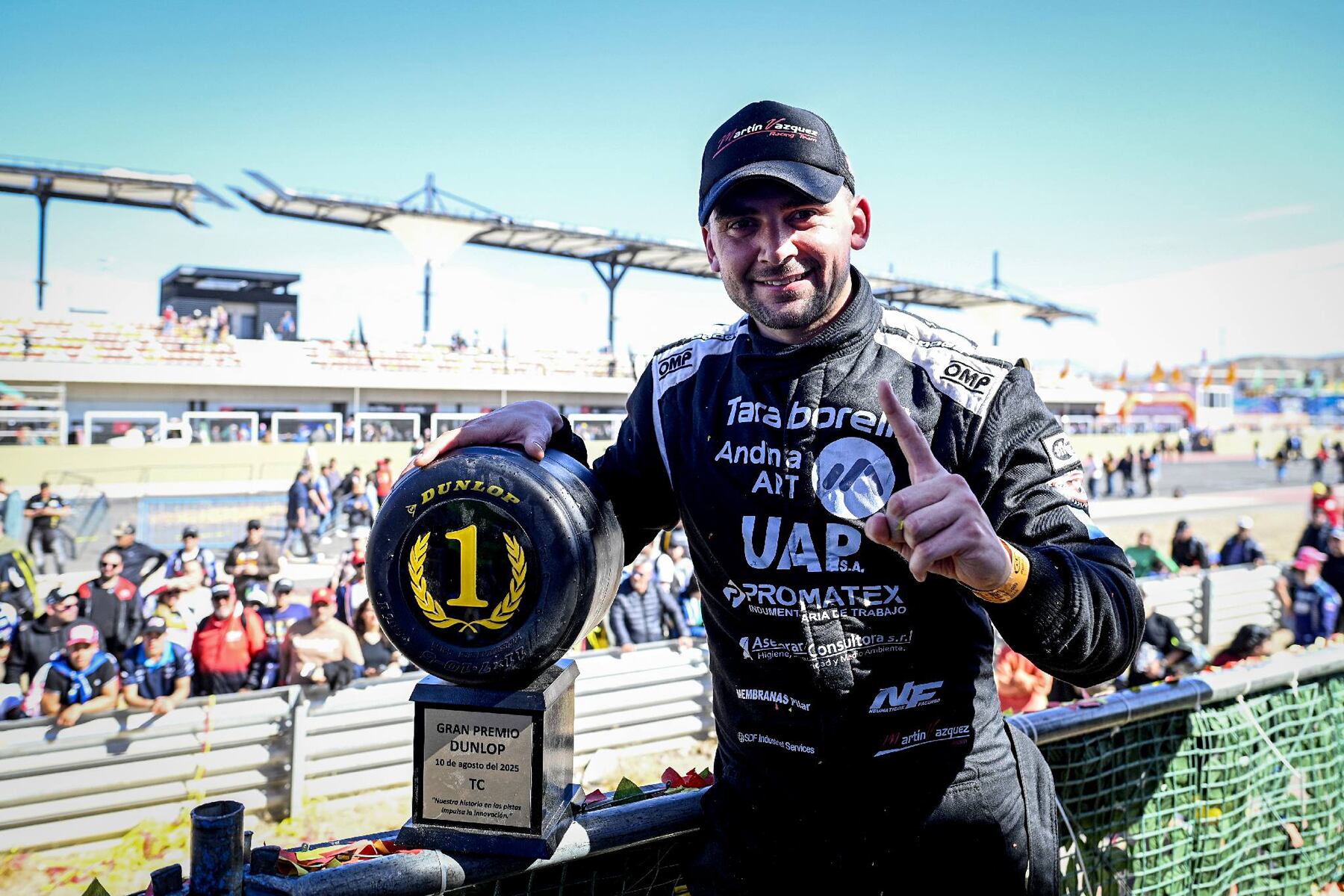 Martín Vázquez festeja el triunfo en el Villicun