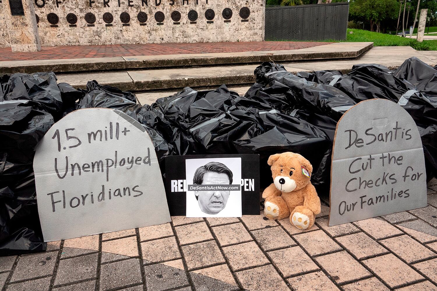 Postal de Miami en plena pandemia.