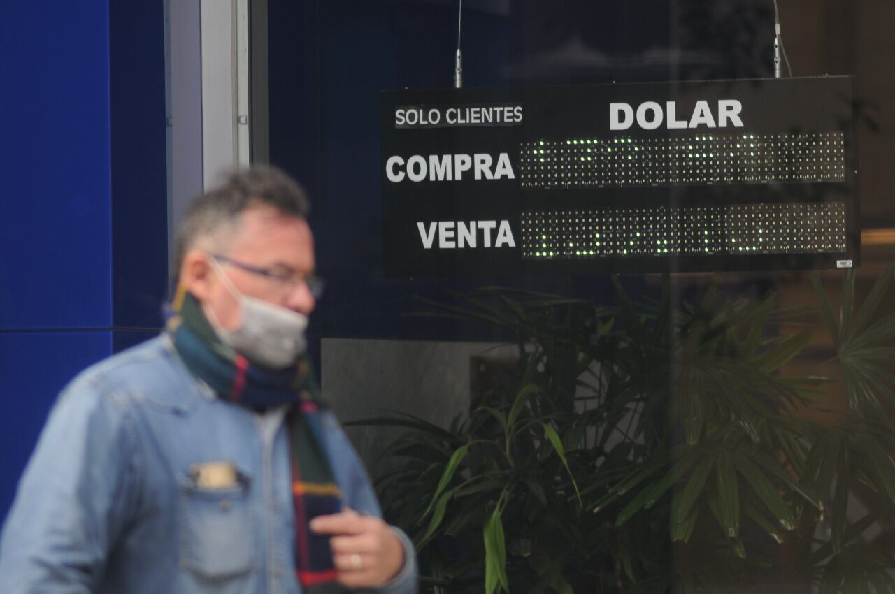 Las reservas del BCRA cayeron en julio 4555 millones.