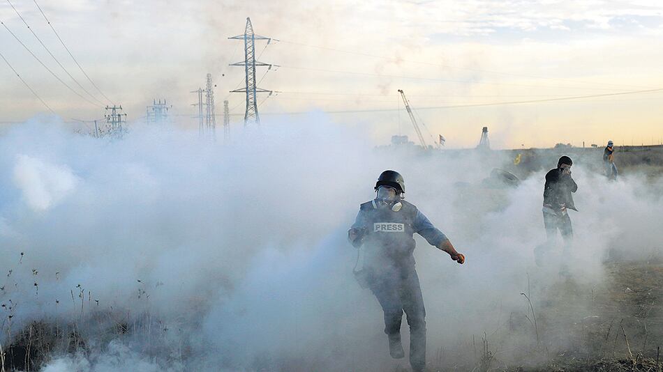 En el quinto día de protestas, más de una veintena de palestinos resultaron heridos en Gaza y Cisjordania.