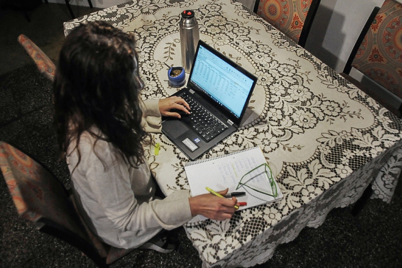 Uno de los artículos de la ley que menciona la intención de compatibilizar las tareas laborales con tareas de cuidado.