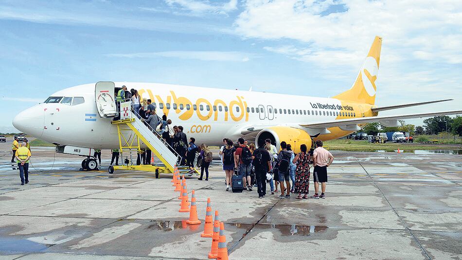 Los vecinos reiteraron los reclamos en contra de la operatoria de “un aeropuerto trucho”.