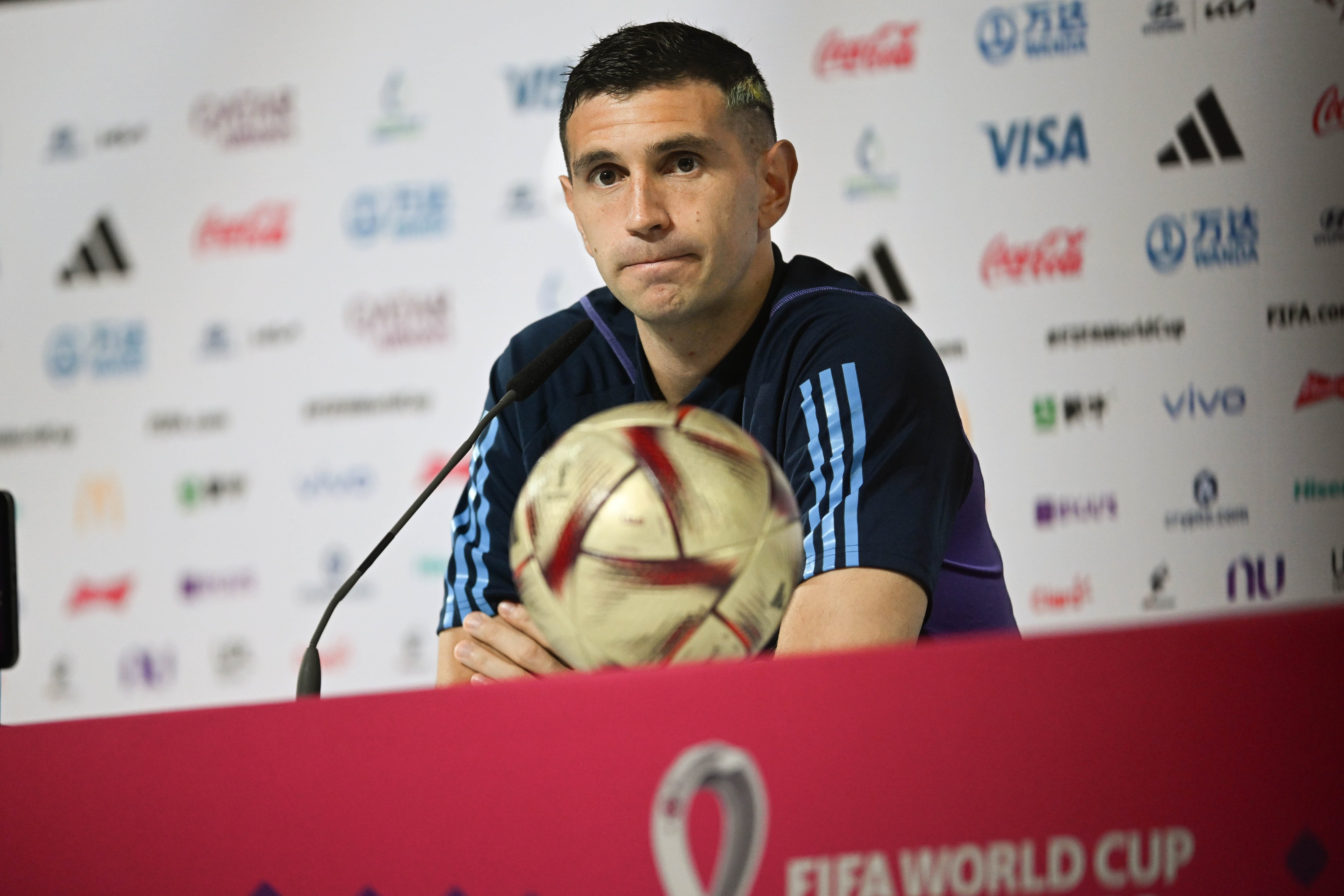 Oficializaron los cambios en las reglas de los penales por "Dibu" Martínez. Imagen: Télam.