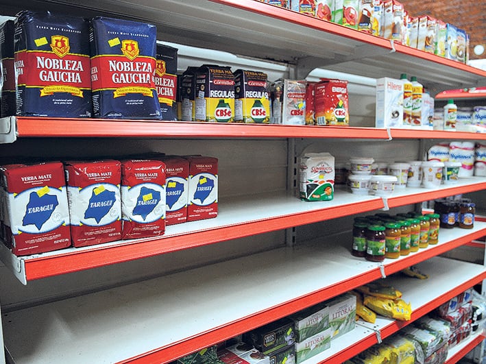 El consumo privado acumuló su duodécima marca negativa consecutiva en diciembre pasado, con una caída interanual del 3,3 por ciento.