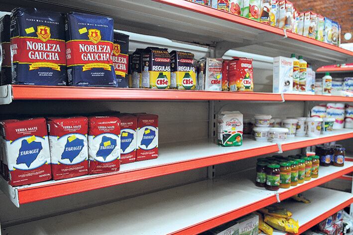 El consumo privado acumuló su duodécima marca negativa consecutiva en diciembre pasado, con una caída interanual del 3,3 por ciento.